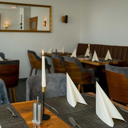 Roca Restaurant Und Hotel Bommersheim Exteriör bild