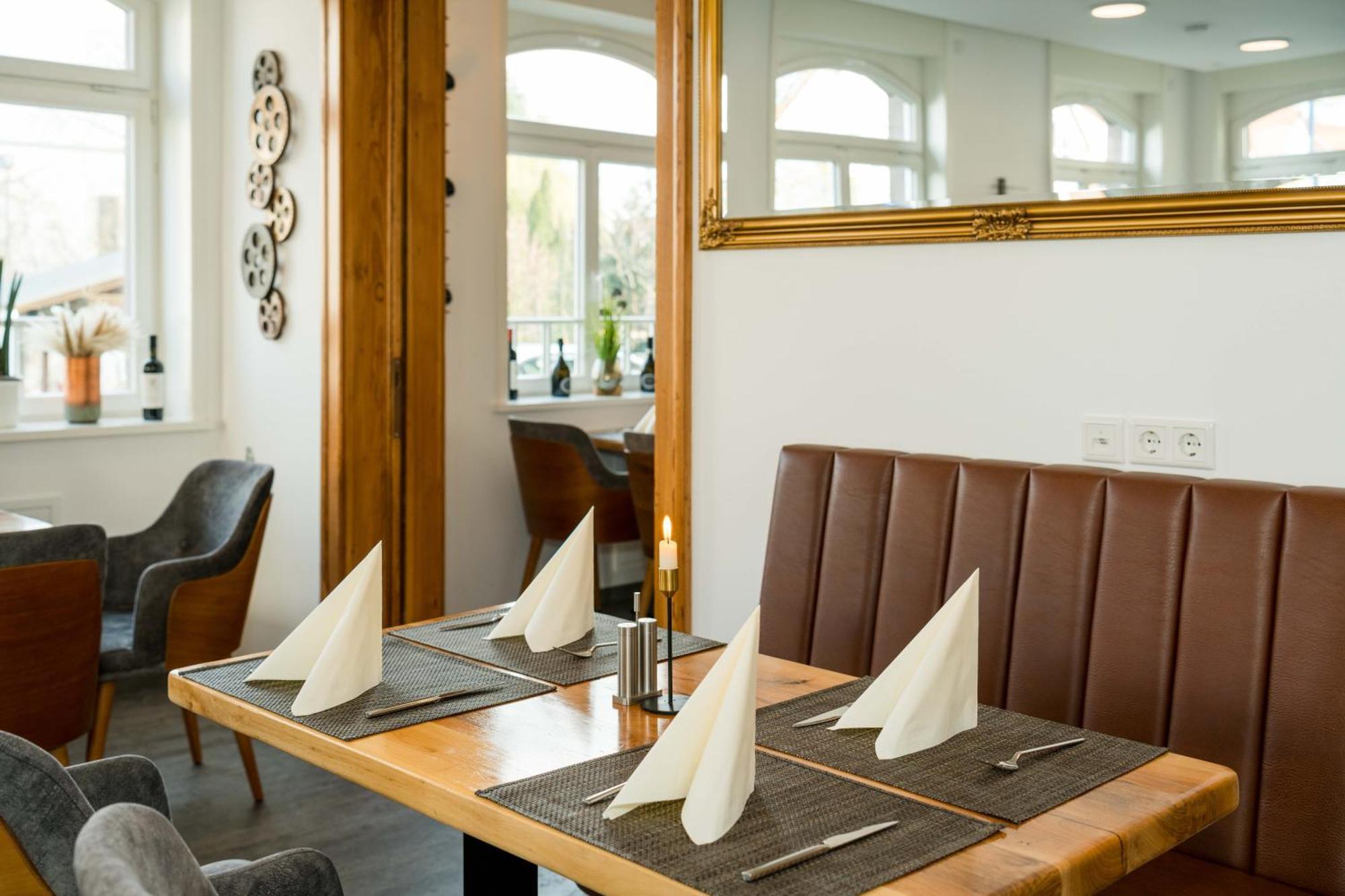 Roca Restaurant Und Hotel Bommersheim Exteriör bild
