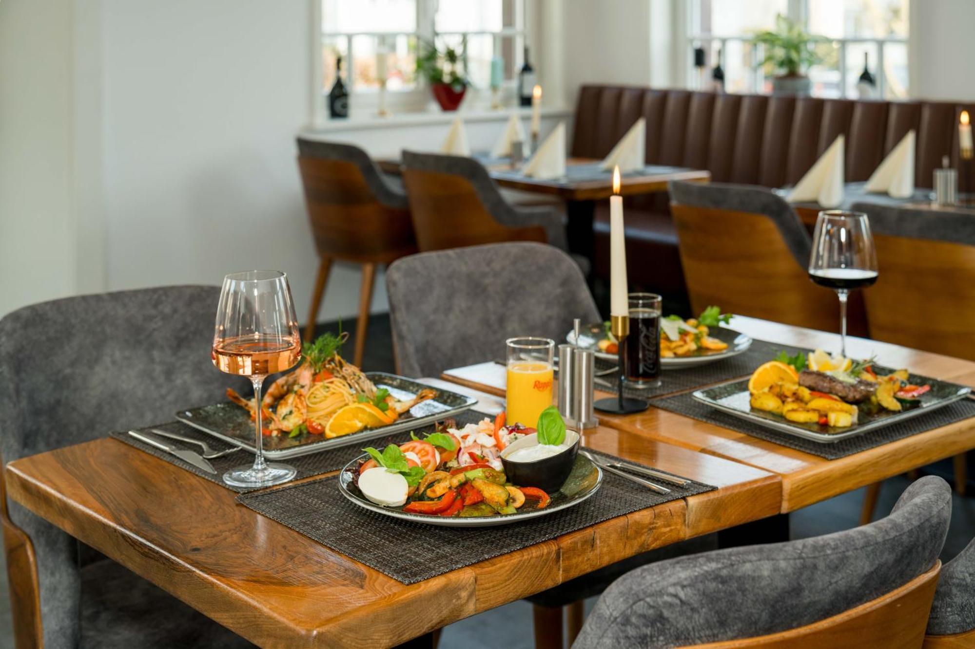 Roca Restaurant Und Hotel Bommersheim Exteriör bild