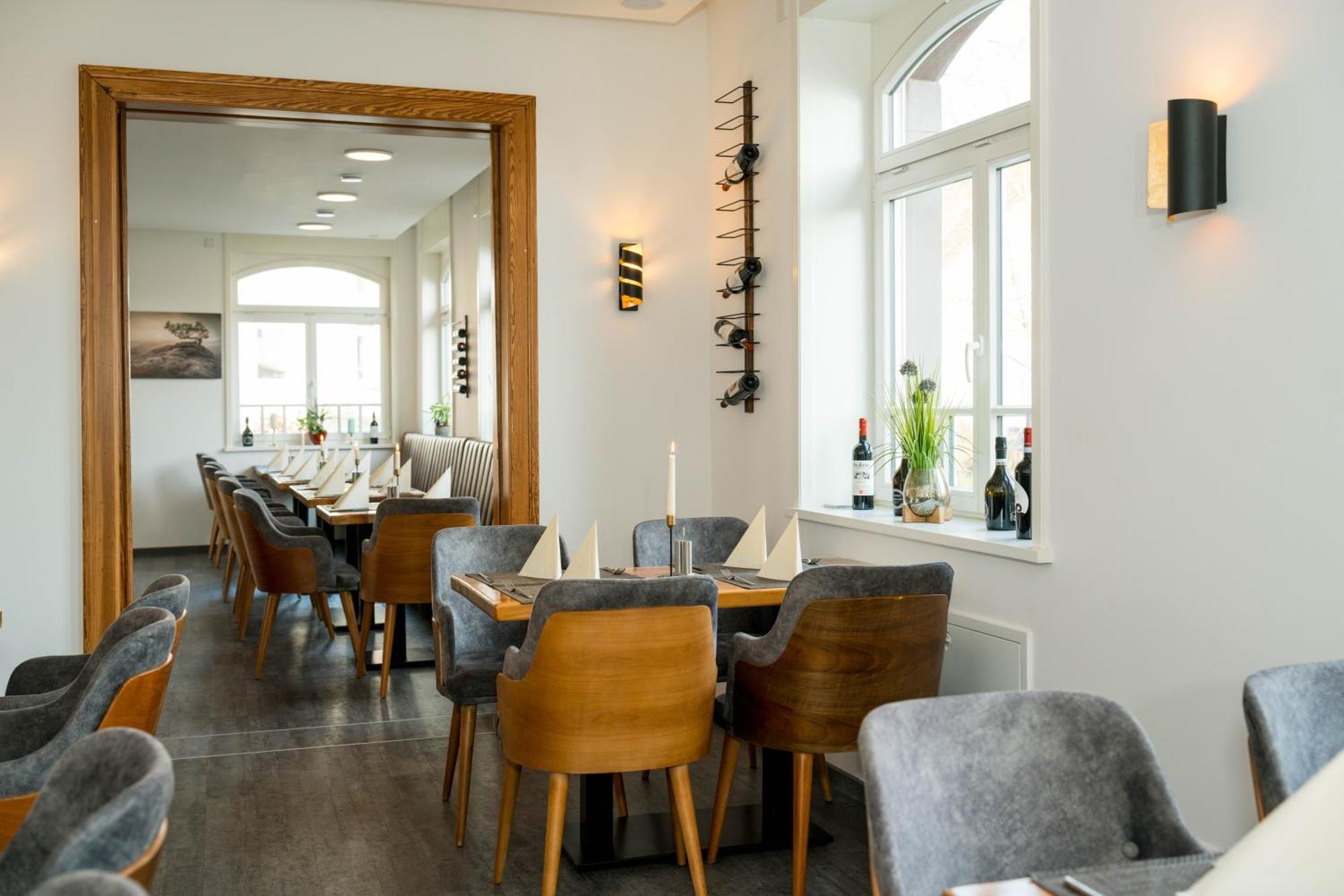 Roca Restaurant Und Hotel Bommersheim Exteriör bild